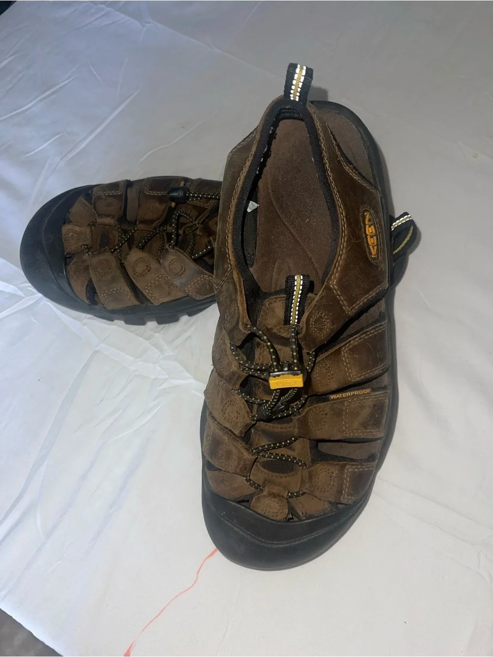 KEEN Men's Newport Slide Sandals Brown Leather Closed-Toe Sandals